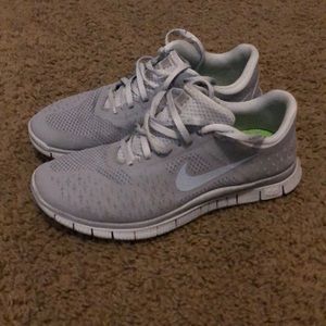 Grey Nike free 4.0